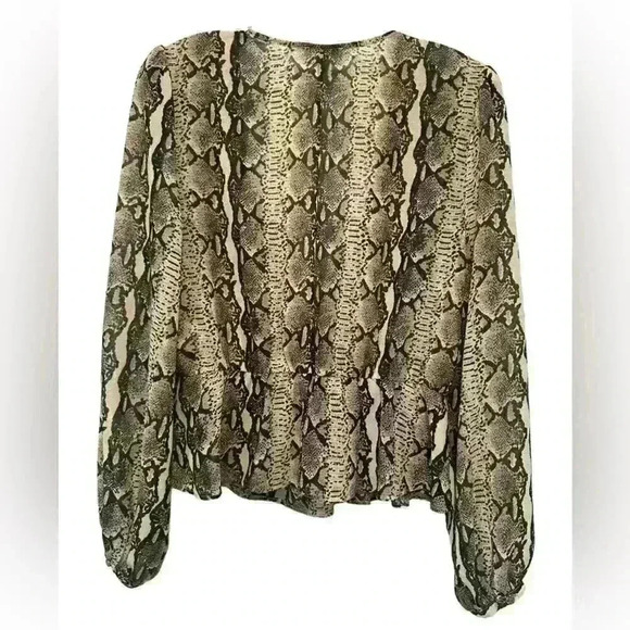 Revolve LPA Pinched Shoulder Snake Print Blouse Top Size M Python Long Sleeve - Picture 3 of 9
